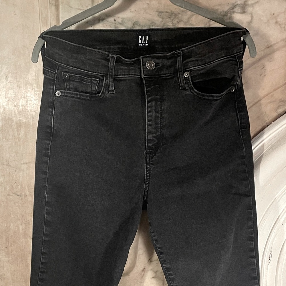 Black Gap Straight Leg Jeans